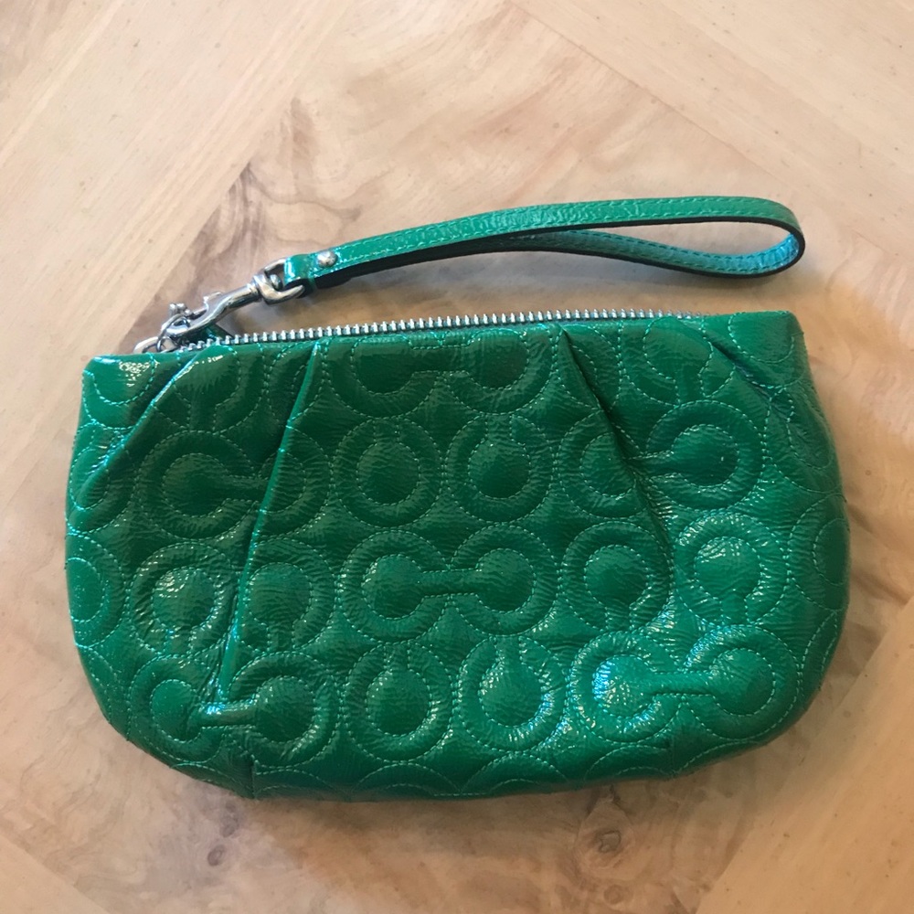 Coach wristlet Green Patent small purse 8.25” x 5”